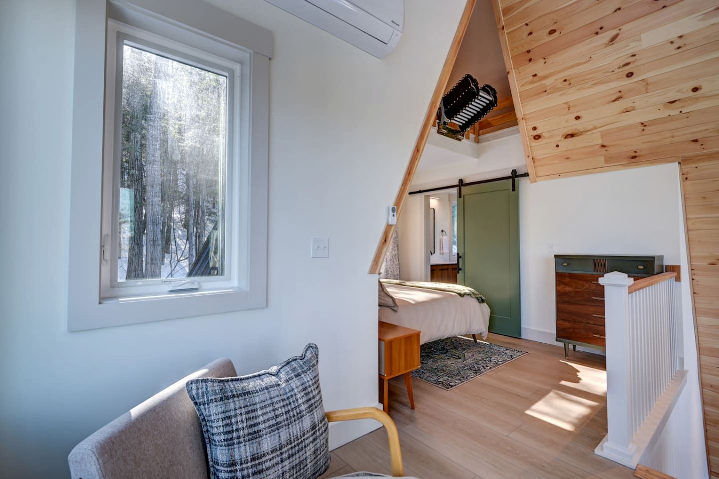 Bright and Airy A-Frame for a Relaxing Mountain Getaway in Conway, New Hampshire