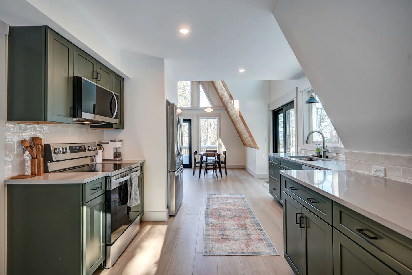 Bright and Airy A-Frame for a Relaxing Mountain Getaway in Conway, New Hampshire