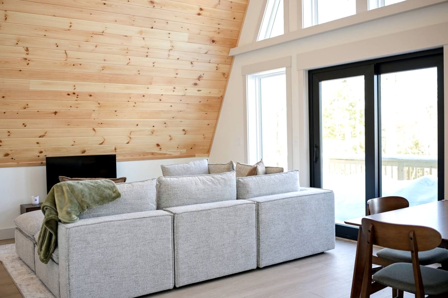 Bright and Airy A-Frame for a Relaxing Mountain Getaway in Conway, New Hampshire