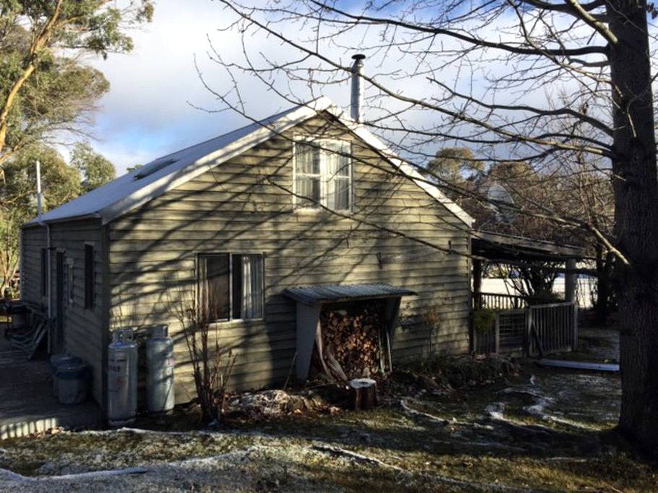 Peaceful Cottage Rental near Namadgi National Park in New South Wales, Australia
