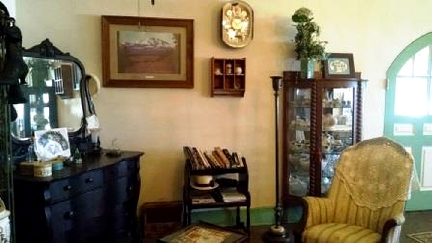 Romantic Staycation near Shawnee in Holdenville, Oklahoma