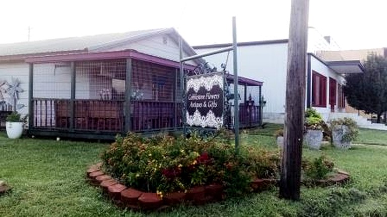 Nature Lodges (Holdenville, Oklahoma, United States)