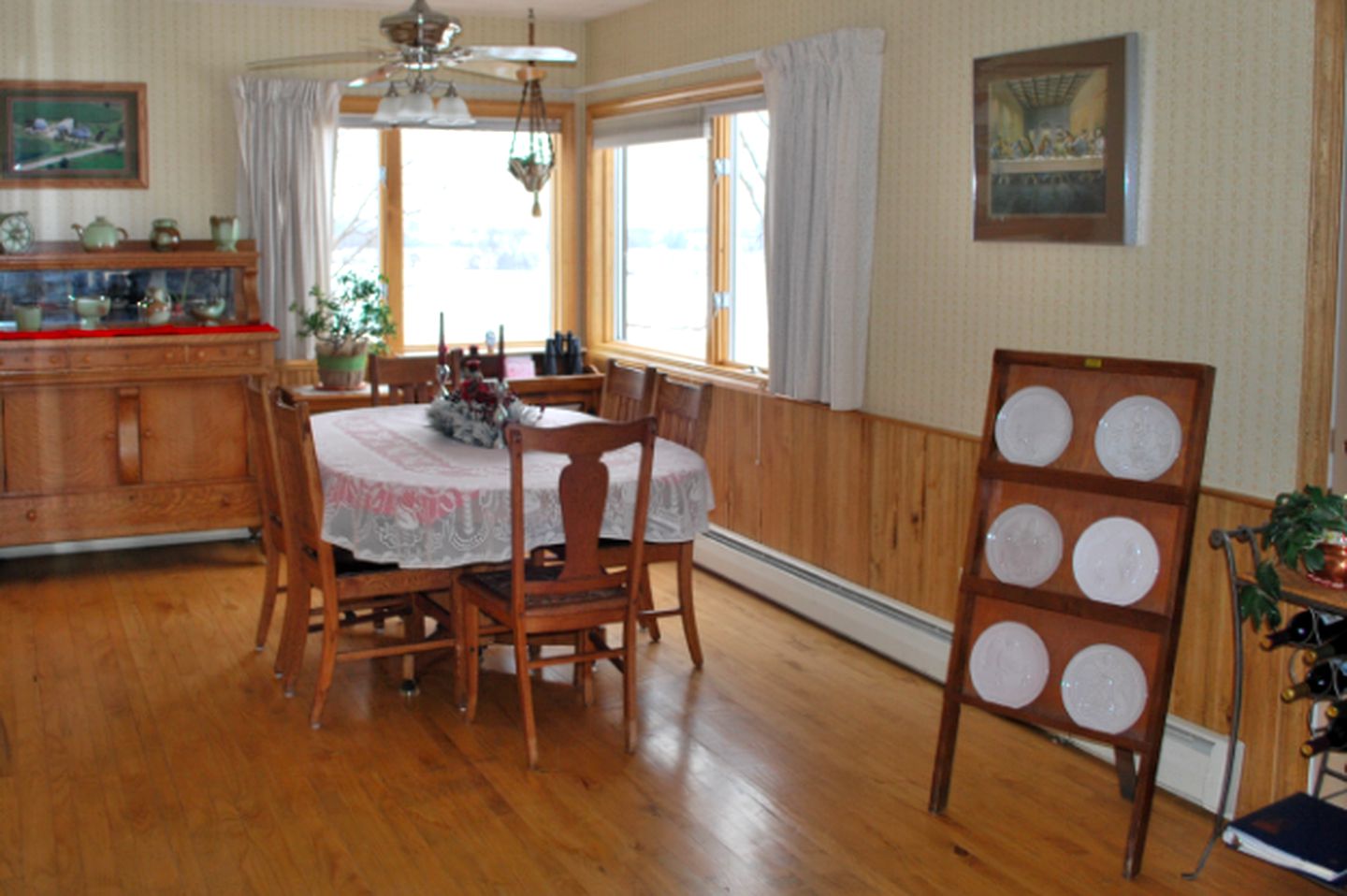 Romantic Vacation Rental in a Charming Carroll County Bed and Breakfast in Illinois