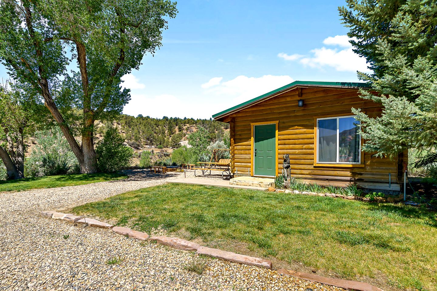 Small Group Cabin Perfect for Outdoor Activities in Mt. Carmel, Utah