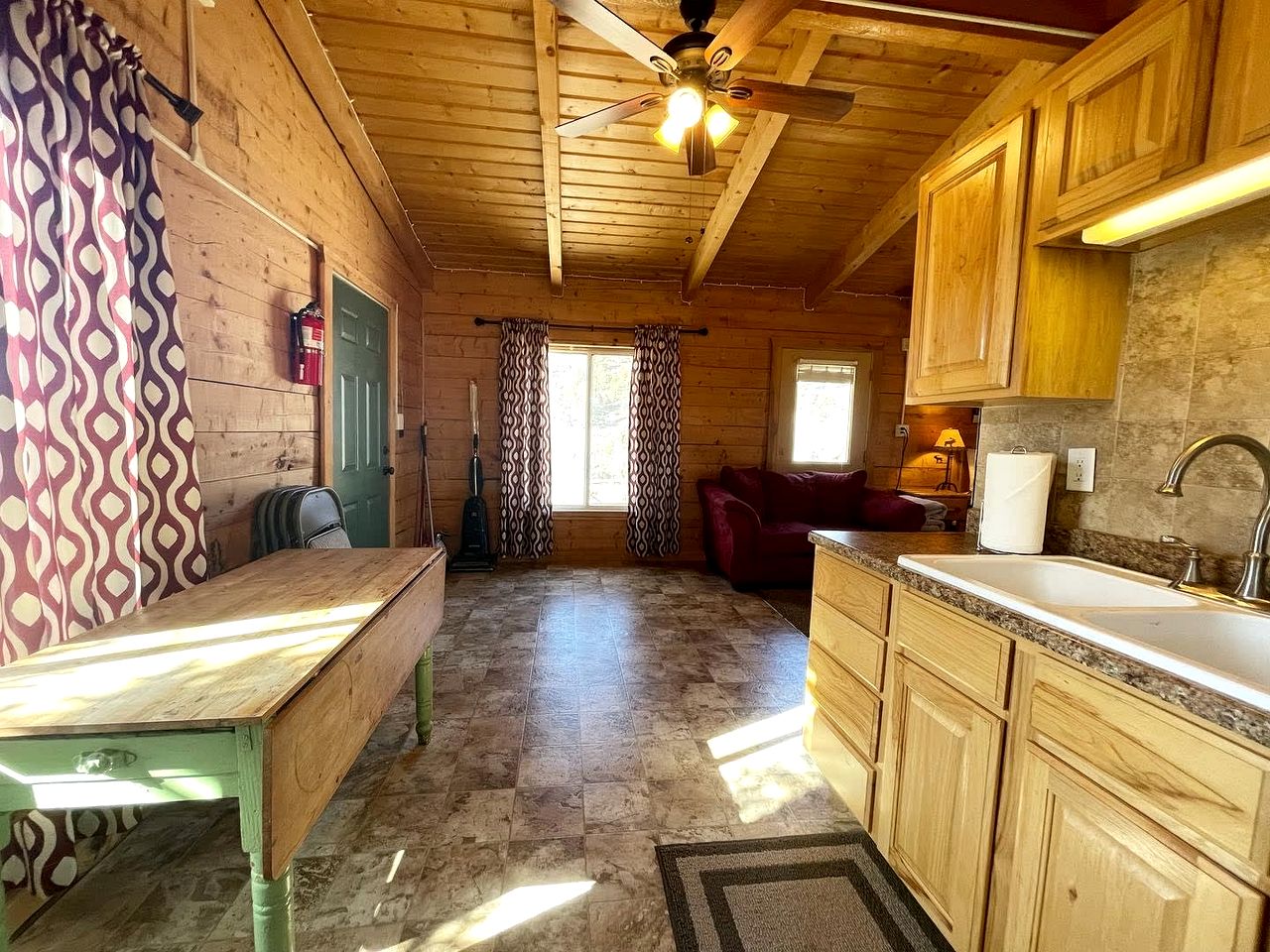 Small Group Cabin Perfect for Outdoor Activities in Mt. Carmel, Utah
