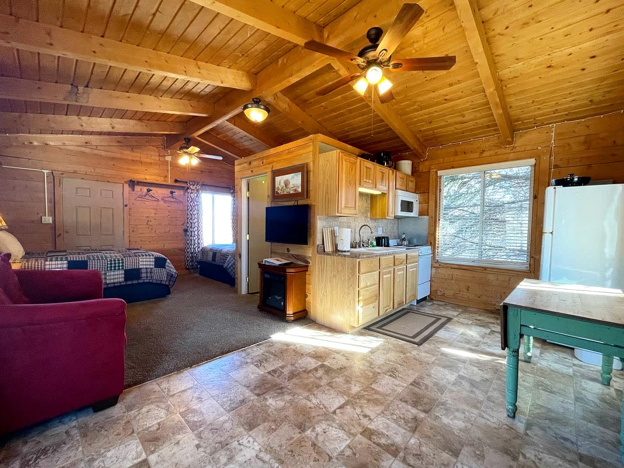 Small Group Cabin Perfect for Outdoor Activities in Mt. Carmel, Utah