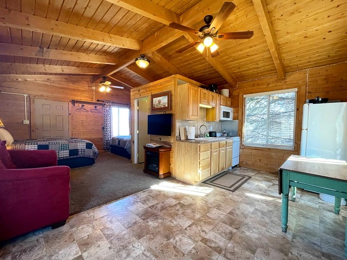 Cabins (United States of America, Mt. Carmel, Utah)