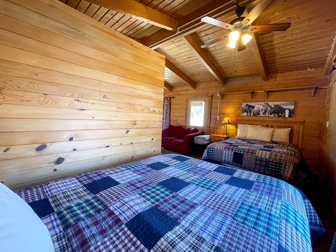 Small Group Cabin Perfect for Outdoor Activities in Mt. Carmel, Utah