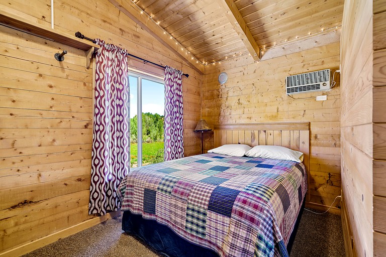 Cabins (United States of America, Mt. Carmel, Utah)