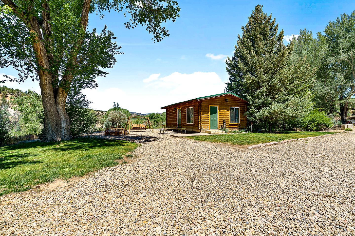 Small Group Cabin Perfect for Outdoor Activities in Mt. Carmel, Utah