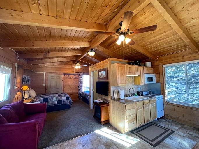 Cabins (United States of America, Mt. Carmel, Utah)