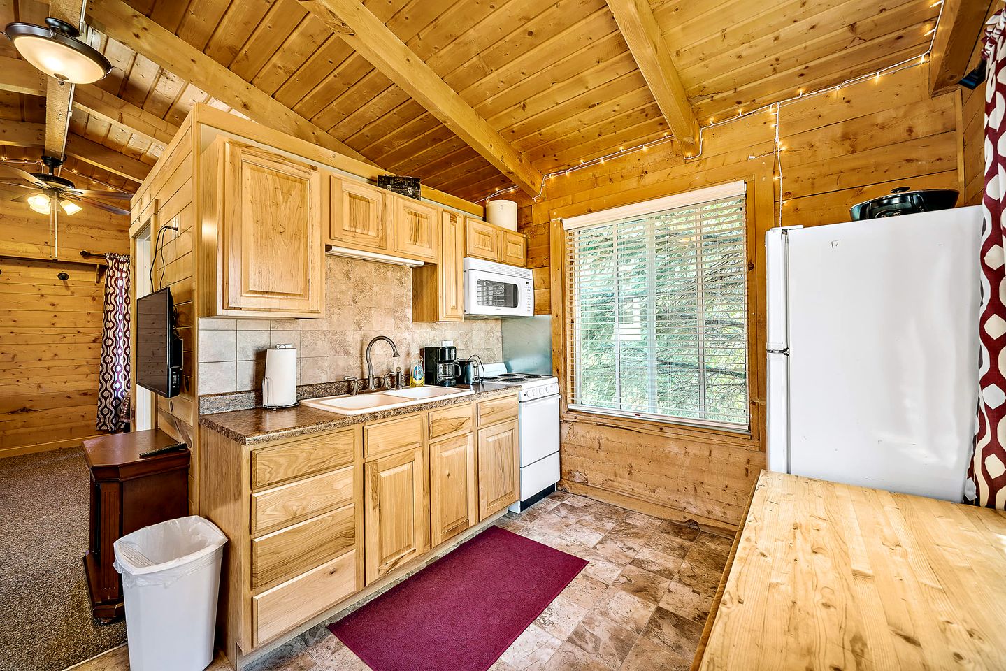 Small Group Cabin Perfect for Outdoor Activities in Mt. Carmel, Utah
