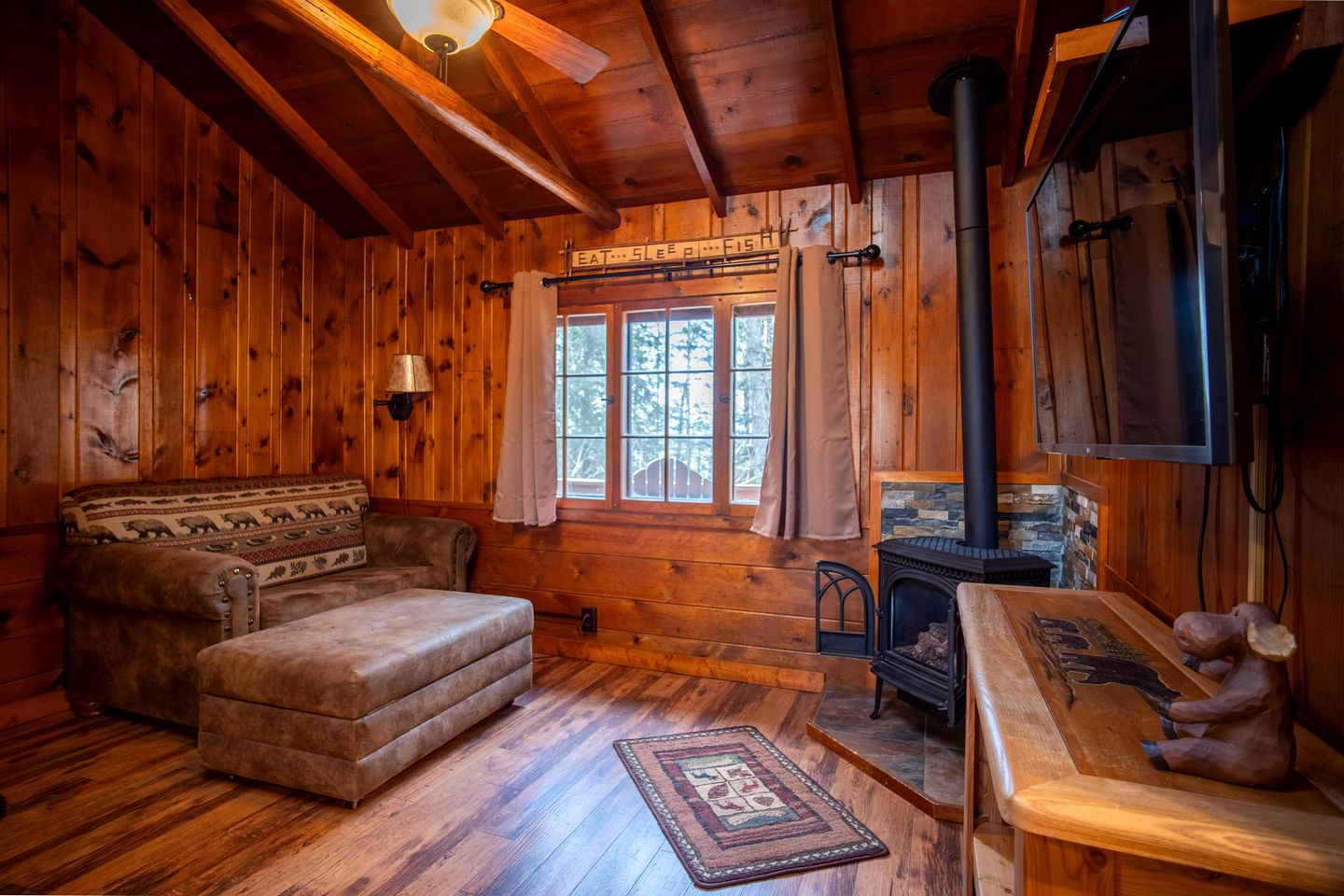 Rustic Cabin with Cozy Fireplace & Private Deck Near Babbitt, Minnesota