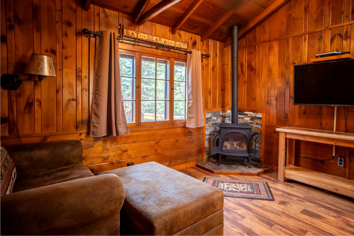 Rustic Cabin with Cozy Fireplace & Private Deck Near Babbitt, Minnesota