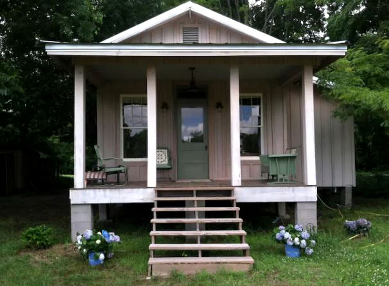Charming and Romantic Cottage for Couples with a Private Pool on the Mississippi Delta, Mississippi