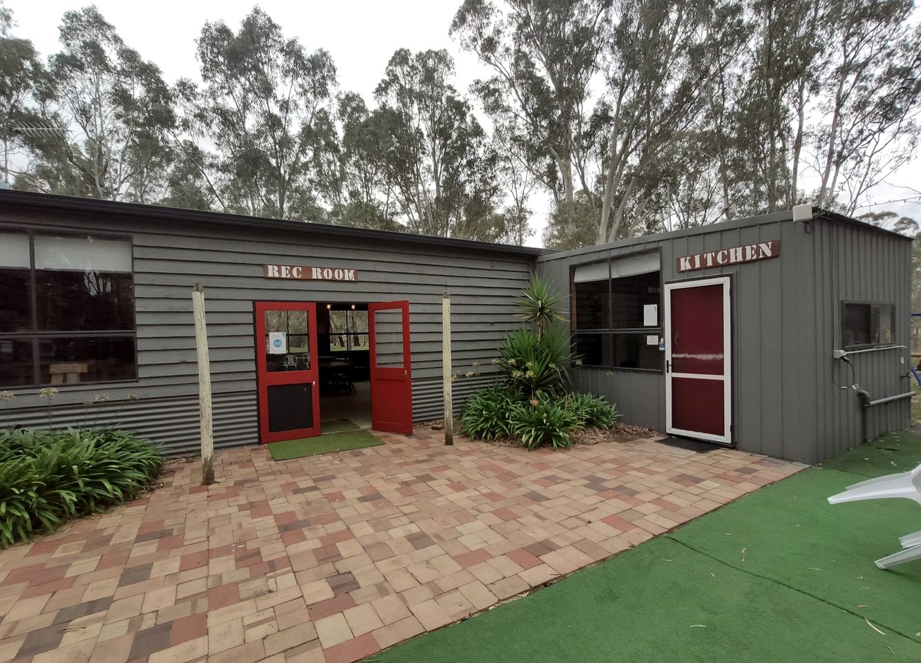 Victoria Glamping Cabin, Perfect for a Family Getaway to the Grampians