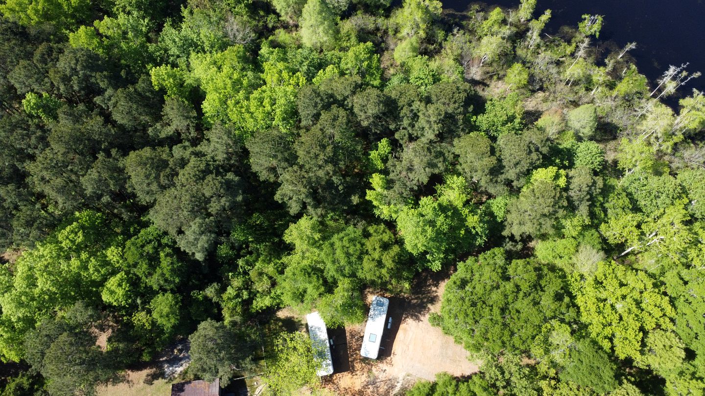 Modern Airstream Glamping with Pond Views in Rural South Carolina
