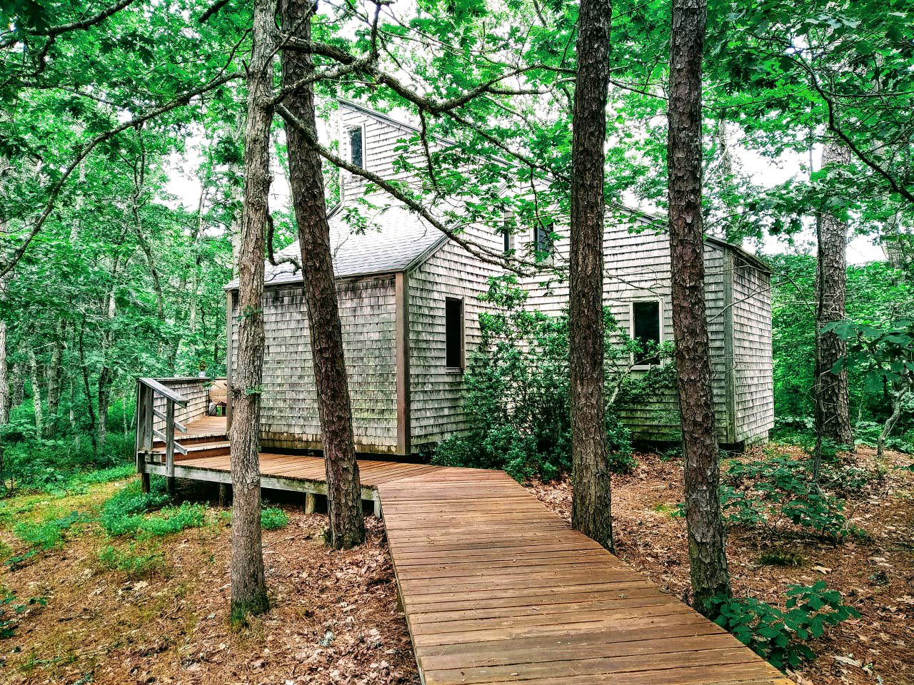 Charming Cottage Retreat with a Wood-Burning Fireplace in Wellfleet, Massachusetts