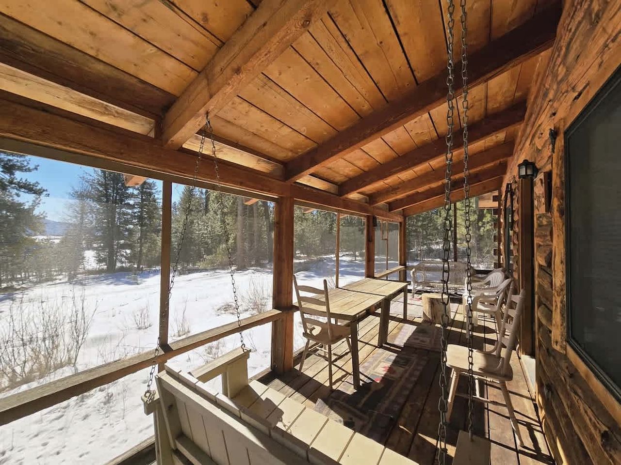 Handcrafted Cozy Cabin Retreat with Scenic Mountain Views in McCall, Idaho