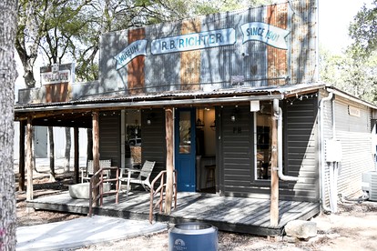 Unique Picturesque Cabin Incredible for Groups or Families in Texas photo 4