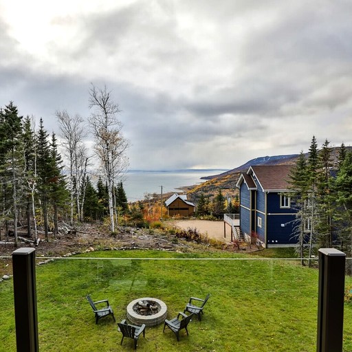 Cottages (Canada, Petite-Rivière-Saint-François, Quebec)
