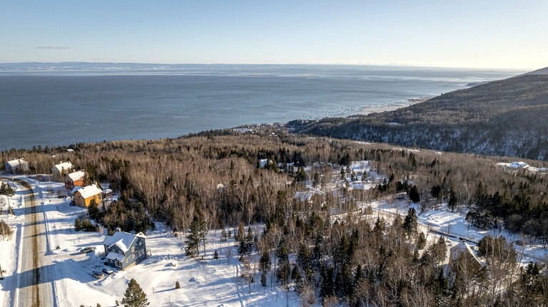 Cottages (Canada, Petite-Rivière-Saint-François, Quebec)