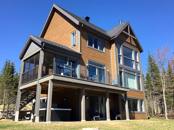Cottages (Canada, Petite-Rivière-Saint-François, Quebec)