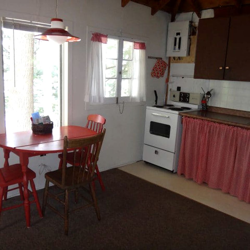 Cozy Vacation Rental with Outdoor Fireplace near Algonquin Provincial Park in Canada