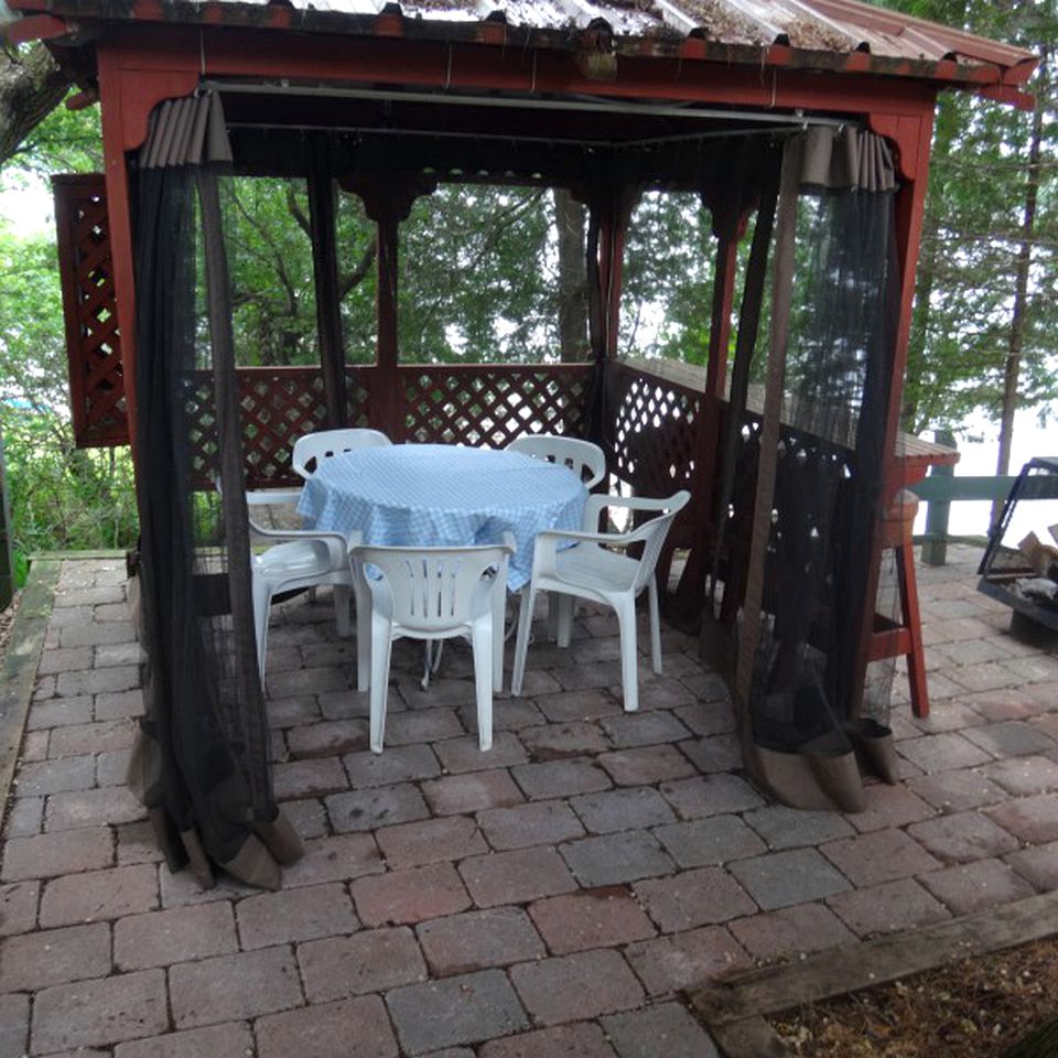 Comfortable Cabin Getaway near Algonquin Provincial Park in Ontario, Canada
