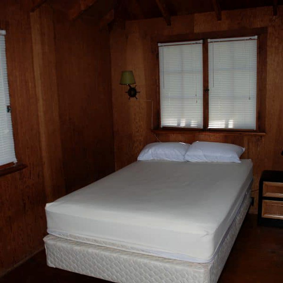 Picturesque Cabin near Queen Elizabeth II Highlands of Ontario, Canada