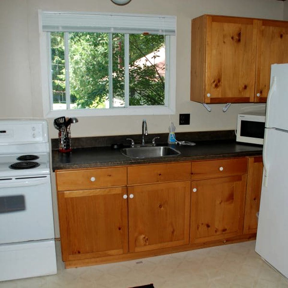 Delightful Cabin Rental near Lake Ontario and Algonquin Provincial Park in Canada