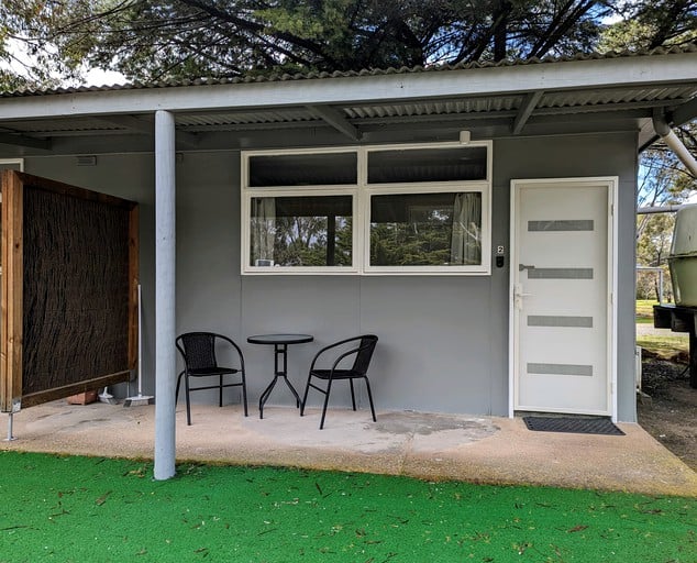 Cabins (Australia, Dadswells Bridge, Victoria)