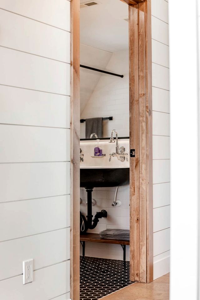 Gorgeous A-frame Settled in the Middle of the Desert inTorrey, Utah