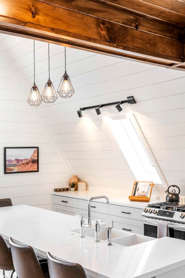 Gorgeous A-frame Settled in the Middle of the Desert inTorrey, Utah