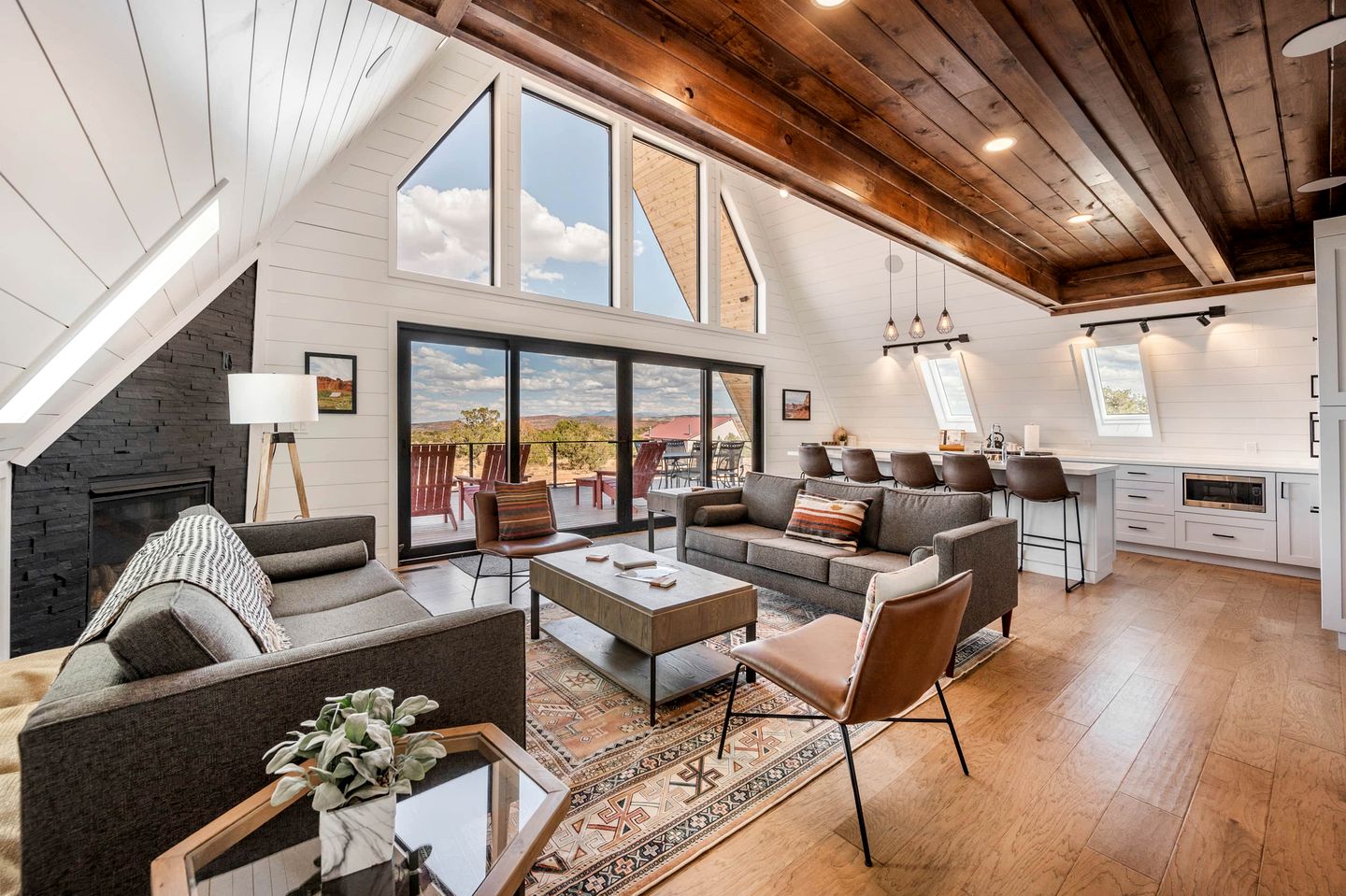 Gorgeous A-frame Settled in the Middle of the Desert inTorrey, Utah