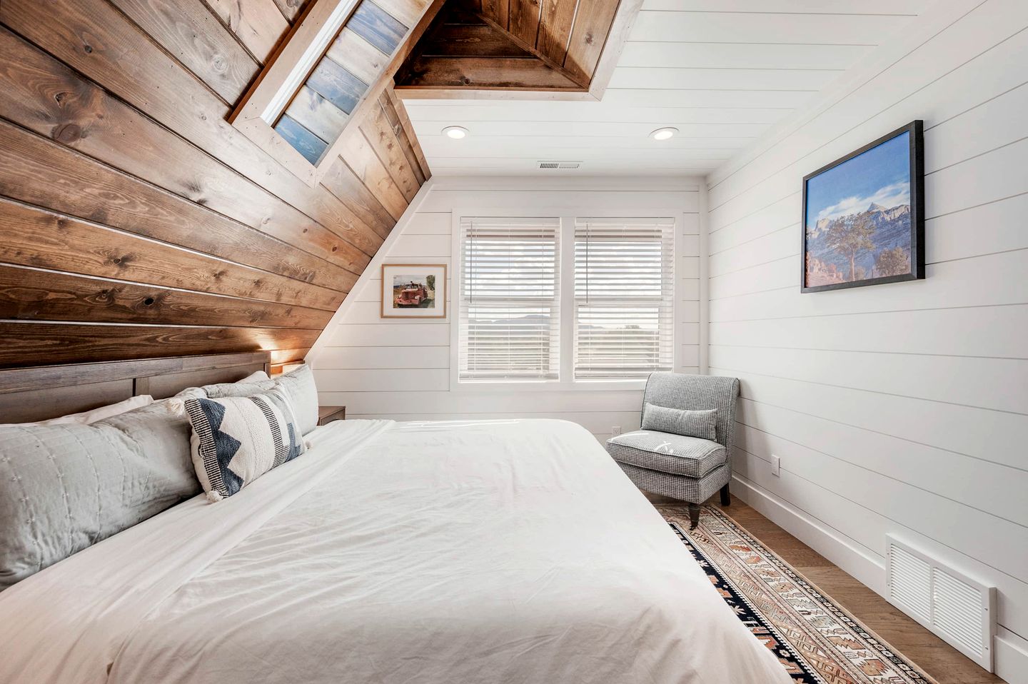 Gorgeous A-frame Settled in the Middle of the Desert inTorrey, Utah