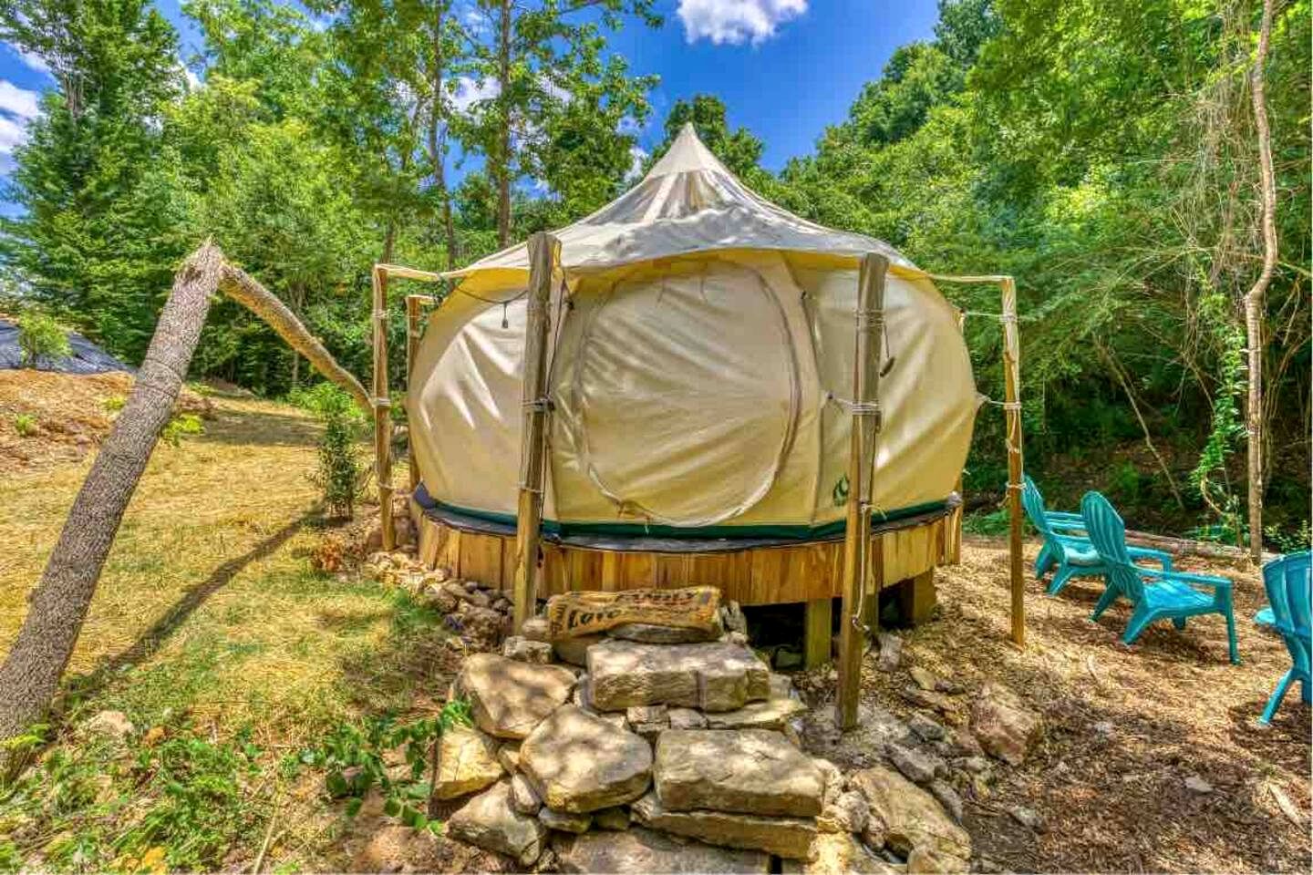 Secluded Bell Tent with Outdoor Shower and Deck in Alabama