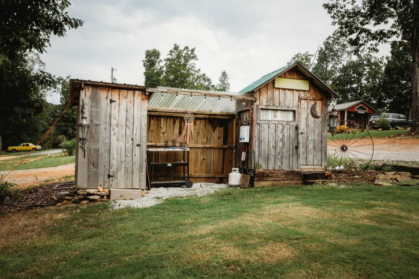 Secluded Bell Tent with Outdoor Shower and Deck in Alabama