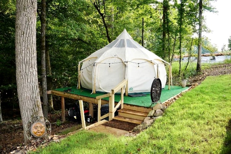 Secluded Bell Tent with Outdoor Shower and Deck in Alabama