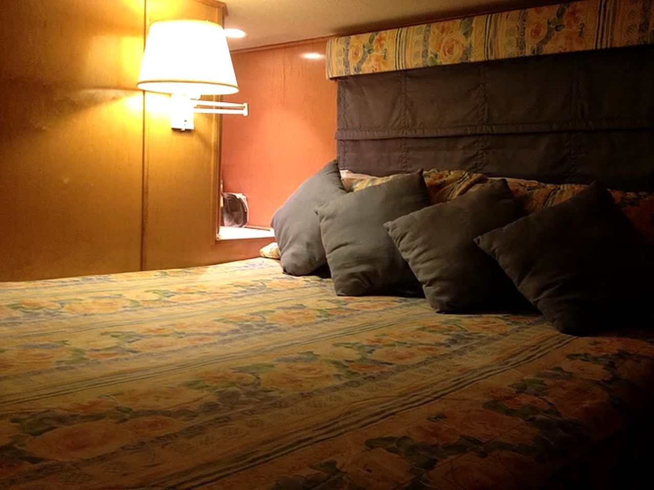 Luxury Houseboat for Cruise-Style Getaway on Lake Travis near Austin, Texas