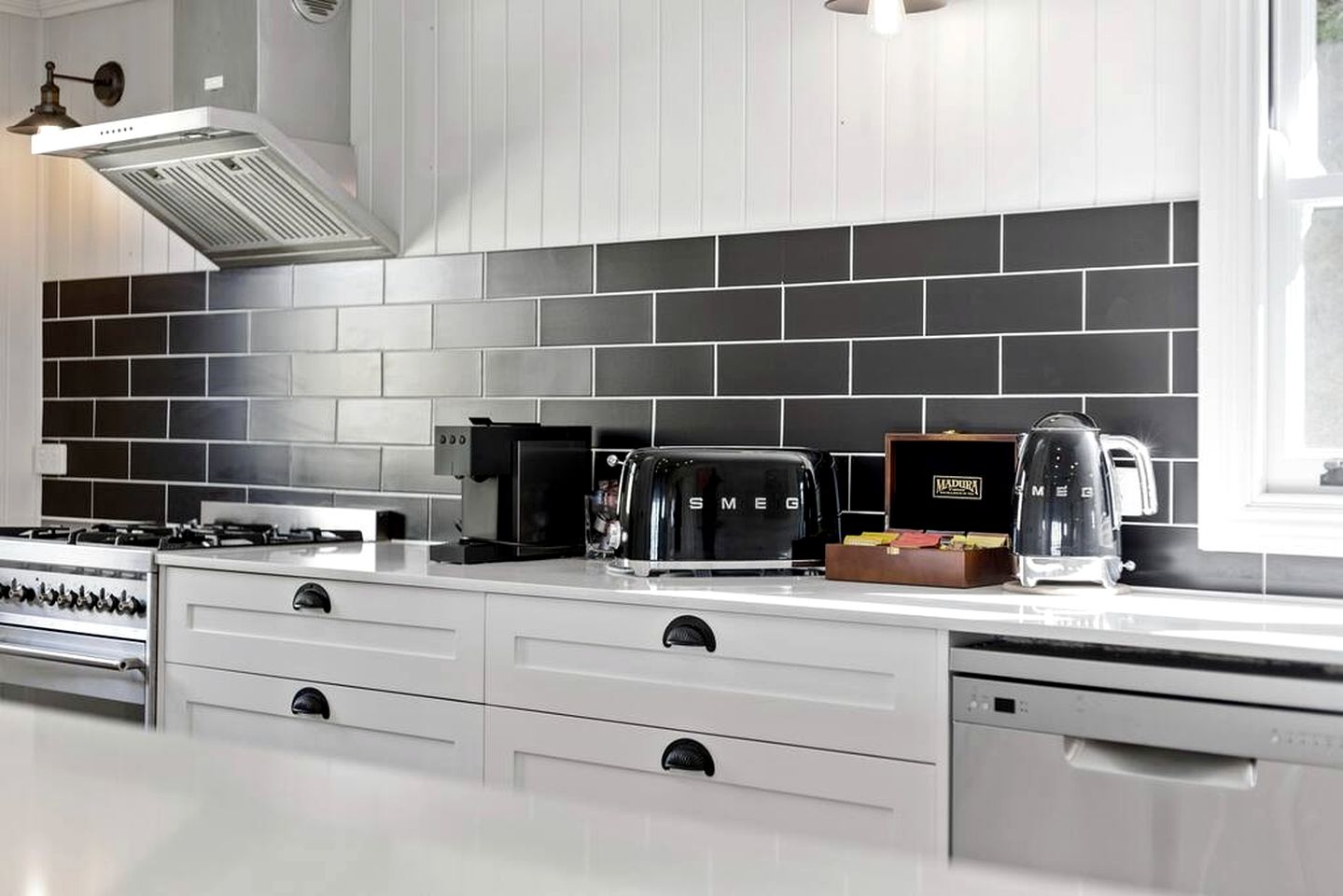 Charming Retro Cottage with Plunge Pool & Valley Views near Crows Nest, Queensland