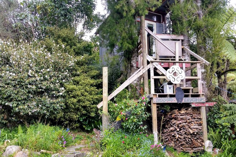 Tree Houses (Birchville, North Island, New Zealand)