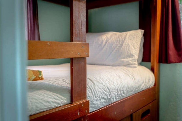 Cabins (Canada, Leamington, Ontario)
