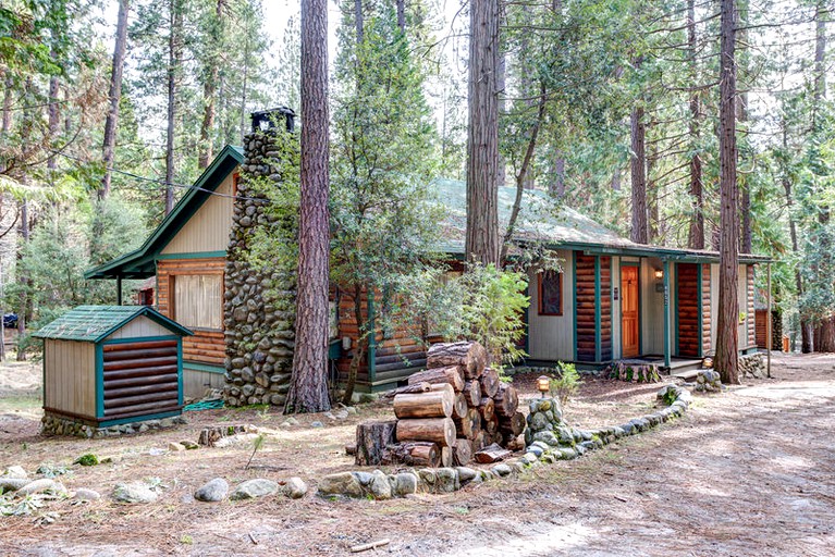 Cabins (Wawona, California, United States)