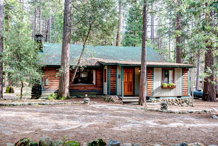 Cabins (Wawona, California, United States)