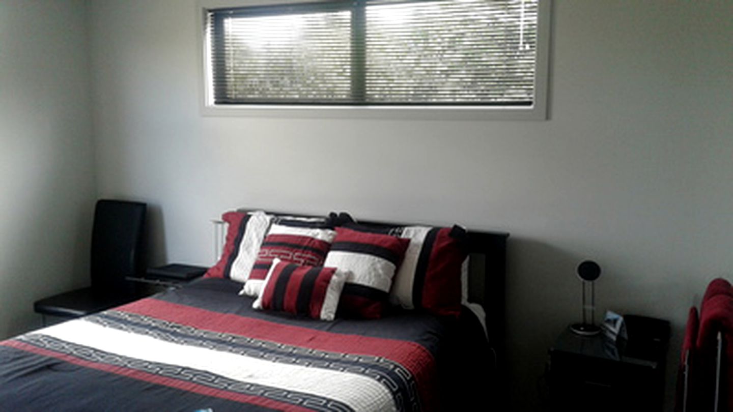 Comfortable and Modern Suite Accommodation with a Garden in Gore, New Zealand