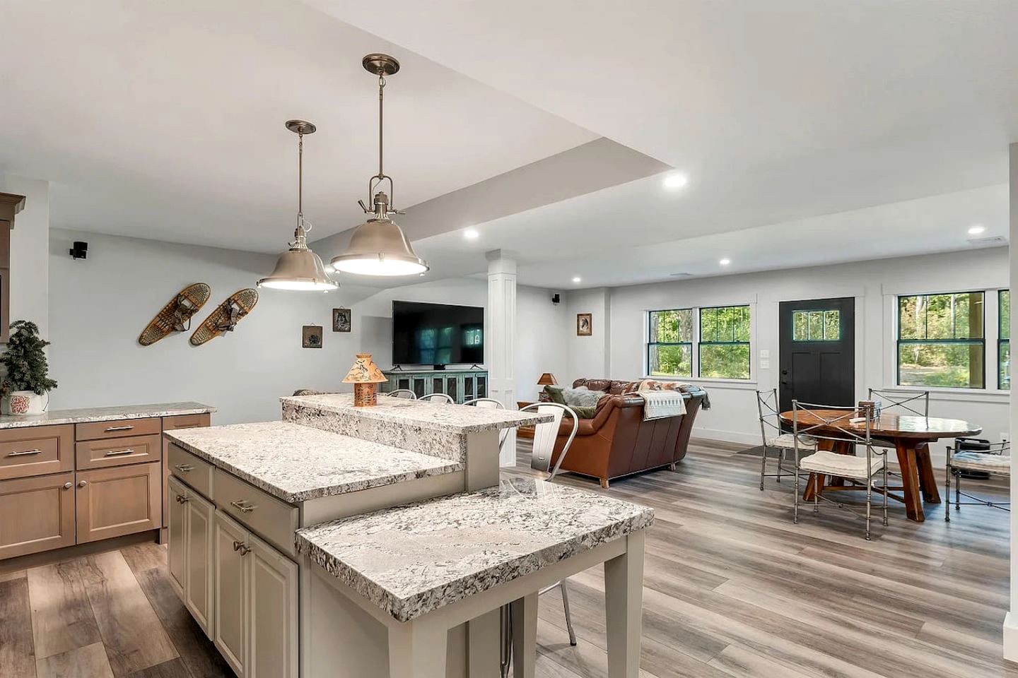 Luxury Spacious Farmhouse with Saco River Access Near Attitash Mountain, Bartlett NH