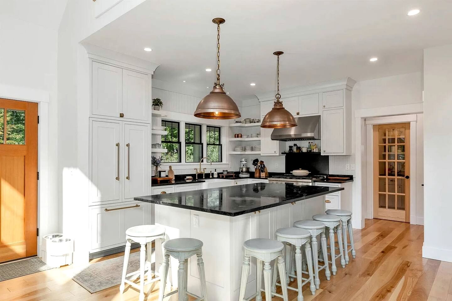 Luxury Spacious Farmhouse with Saco River Access Near Attitash Mountain, Bartlett NH