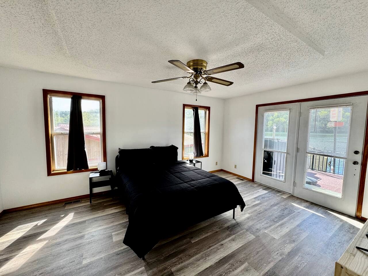 Peaceful Lake Escape with Boat Slip & Spacious Lounge in Garfield, Arkansas
