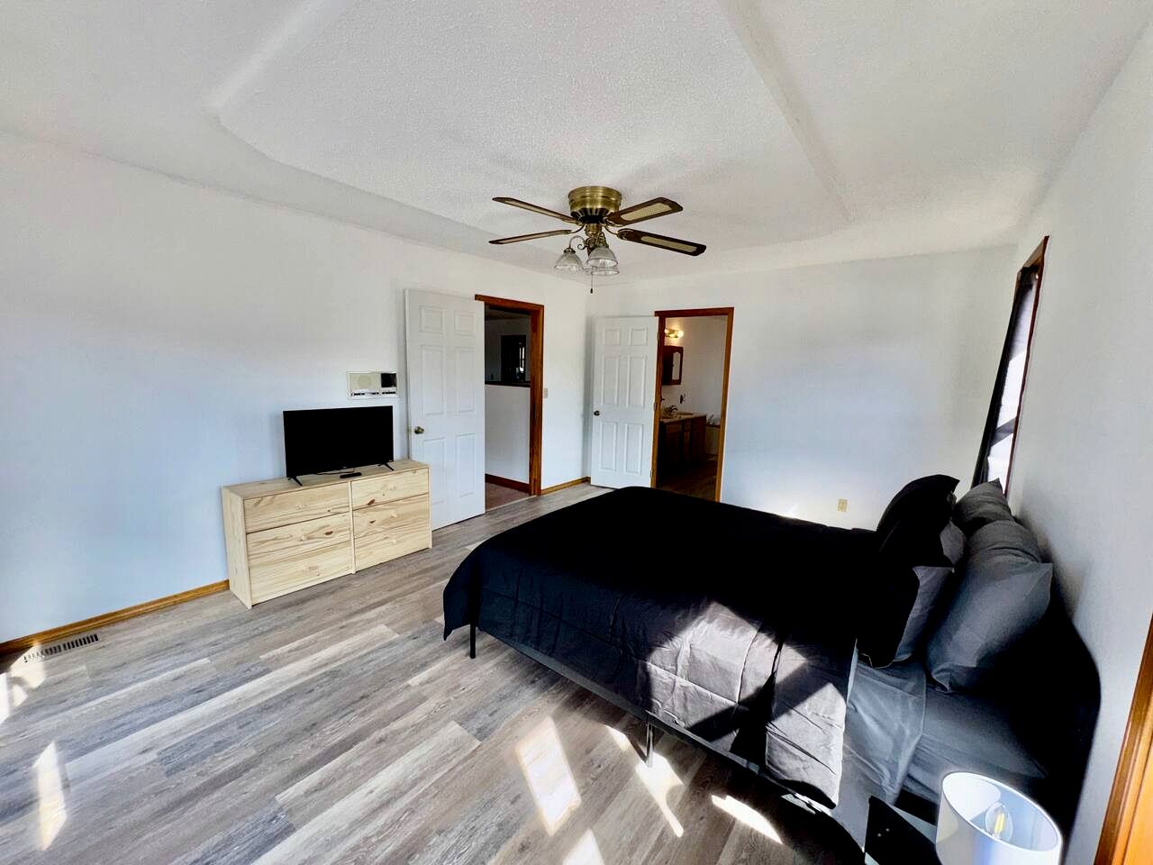 Peaceful Lake Escape with Boat Slip & Spacious Lounge in Garfield, Arkansas